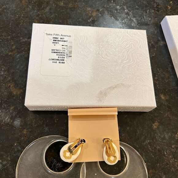 Women’s Kenneth Jay Lane couture clip on earrings - Picture 4 of 7